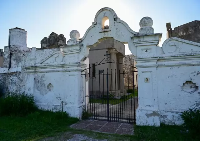 C�rdoba: una viuda cav� la fosa de su marido por falta de sepulturero