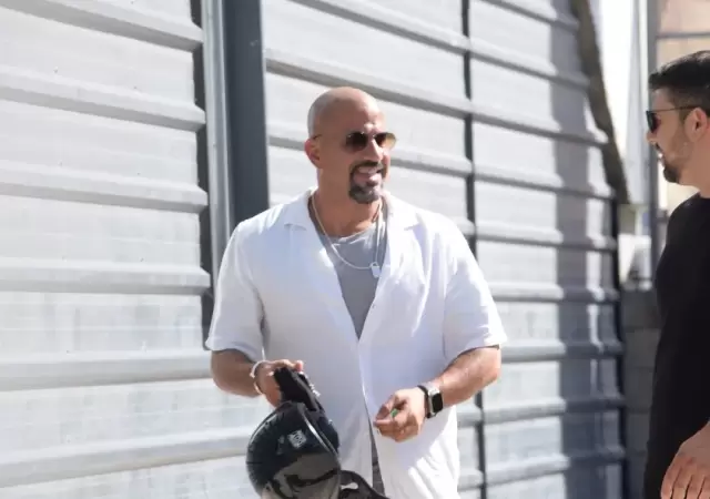Juan Sebasti�n Ver�n llegando al club