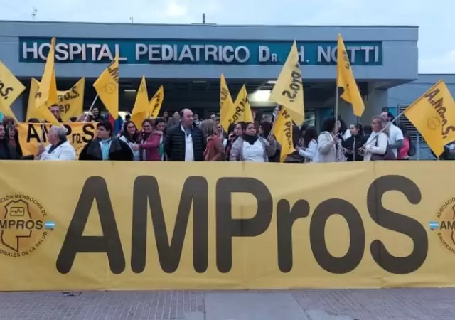 Profesionales de la salud anuncian paro  por salarios: piden reabrir paritarias