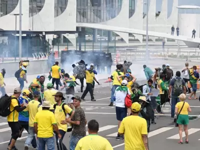 Toma de edificios en Brasilia
