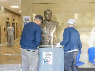 El busto del expresidente N�stor Kirchner que se encontraba en las oficinas de Anses fue retirado/ Sandra Pettovello