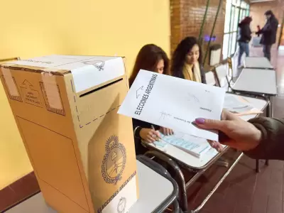 "Si bien cuestan 43.000 millones de pesos, eso representa algo as� como un 0.06% del presupuesto" (Thiago Leis)