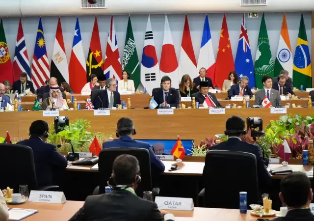 El presidente no perdi� su estilo disruptivo en las dos plenarias conjuntas centrales, del primer d�a, de la Cumbre del G20.