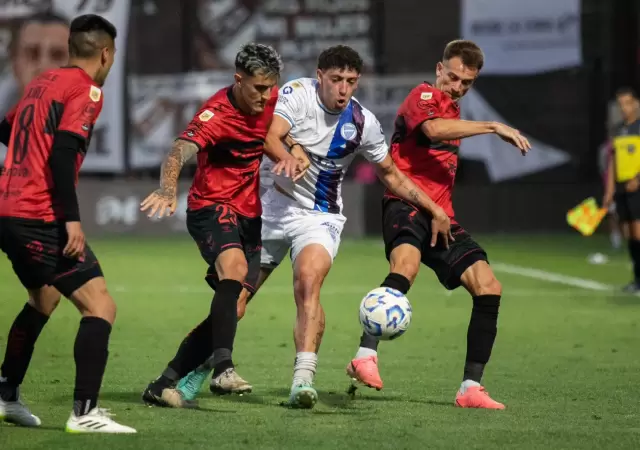 El Tomba cay� sobre el final en Vicente L�pez.