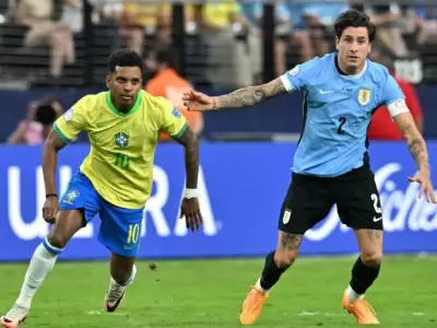 Brasil y Uruguay se miden este martes a la noche.