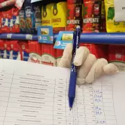 Derogan normas que reg�an sobre la actividad comercial y el r�gimen de precios