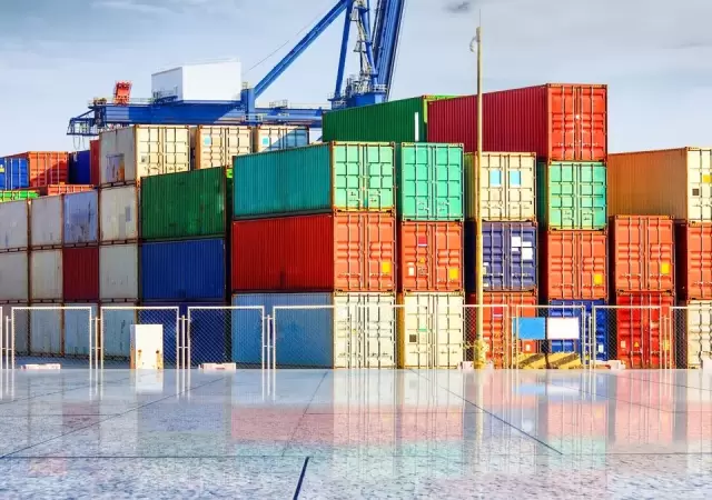 Importaciones crecen tras 20 meses de ca�da y exportaciones se disparan un 30%