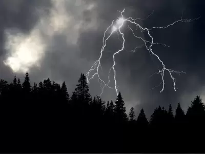 Las tormentas contin�an en la madrugada y ma�ana vuelve el calor