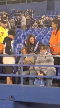 Se�ora que se qued� con la camiseta del Capit�n.