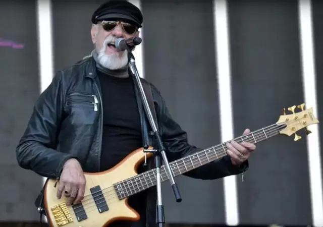 El rock nacional est� de luto por Willy Quiroga.
