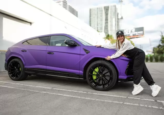 Shakira regalar� su Lamborghini