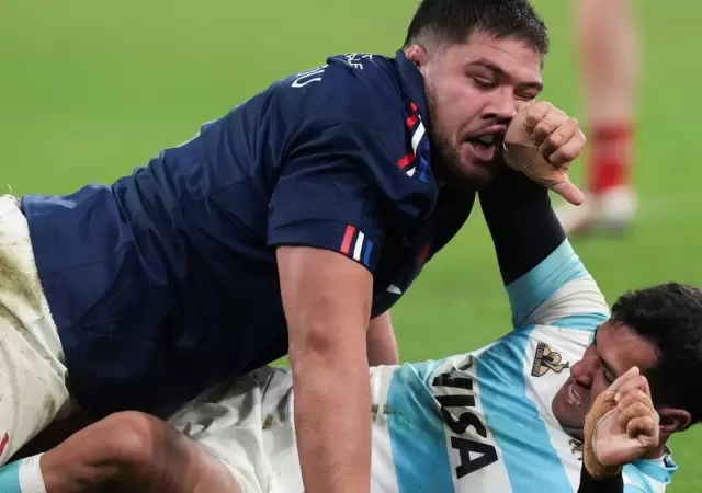 Duro encuentro de Los Pumas en Francia.