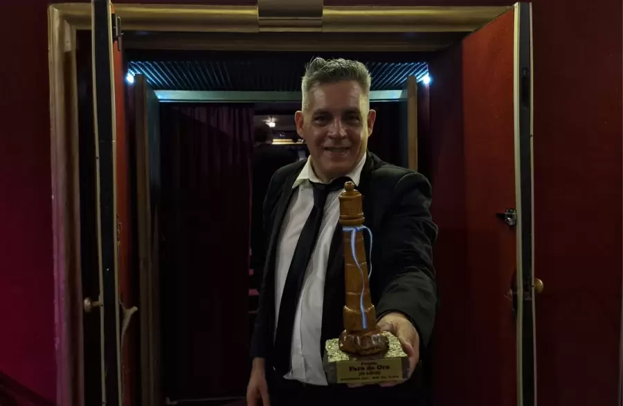Alejandro �lvarez, premiado como