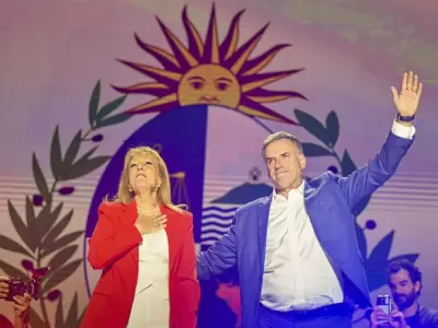 Yamand� Orsi junto a su vice, Carolina Cosse.