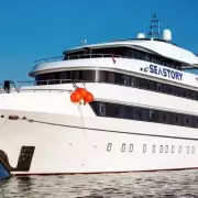 Intensa b�squeda de los desaparecidos del barco safari 'Sea Story'