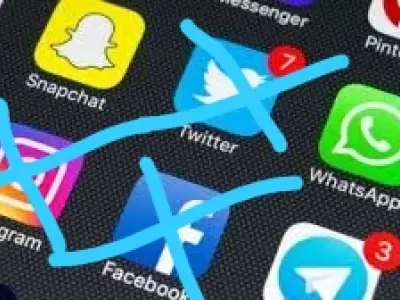 Le bloquearon las redes sociales por no cumplir la cuota alimentaria.