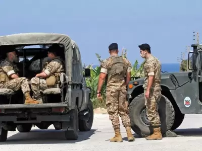 Las tropas del ej�rcito liban�s se apresuran para desplegarse en el sur y el este del pa�s, mientras Israel se repliega lentamente.