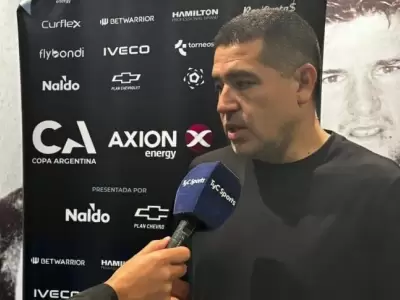 Juan Rom�n Riquelme.