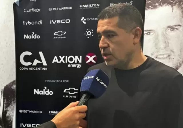 Juan Rom�n Riquelme.