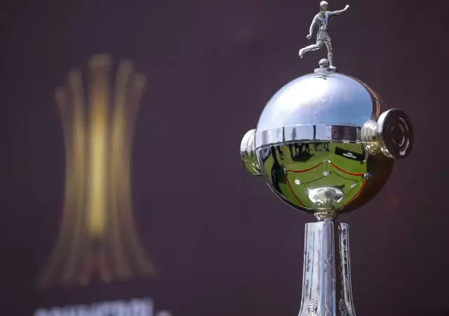 Conmebol actualiza el trofeo de la Libertadores.