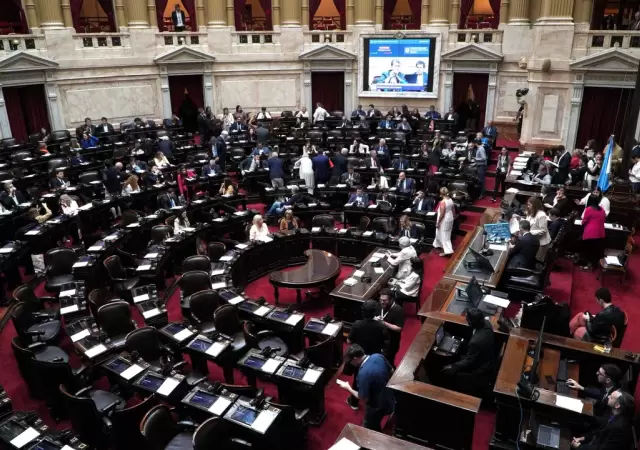 Diputados con la mayor�a de las bancas vac�as