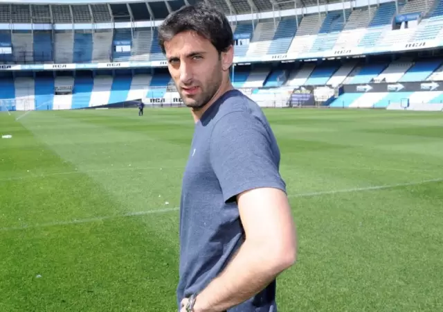 Diego MIlito es el nuevo titular de Racing