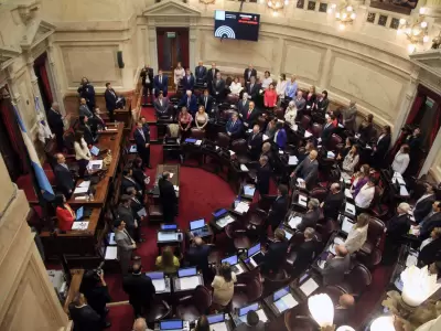 El Senado debate los temas que se tocar�n el jueves.