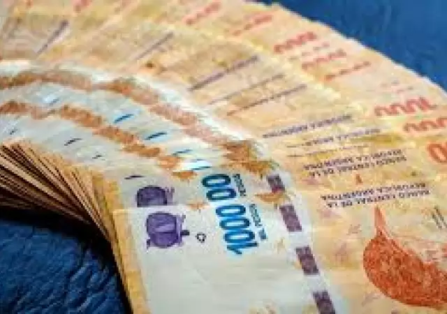 pesos argentinos