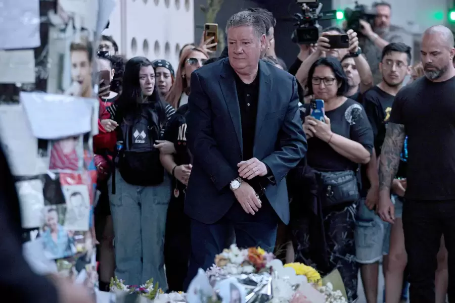 Geoff Payne, padre del excantante de One Direction, en un homenaje. (Foto: web)