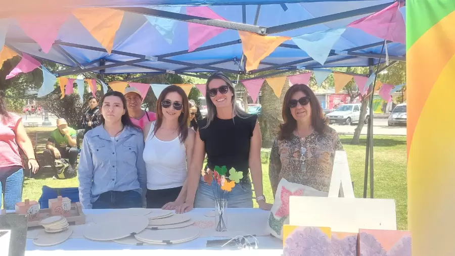 En el D�a Mundial de las Personas con Discapacidad, emprendedores que ofrecen sus productos.