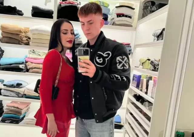 Barco y su novia pasaron un feo momento.