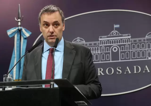 El vocero presidencial Manuel Adorni afirm� que la Comisi�n Nacional de Defensa de la Competencia imput� a varias prepagas.