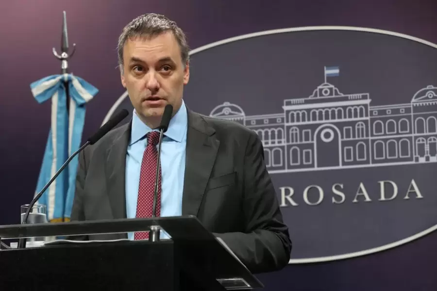 Vocero Adorni