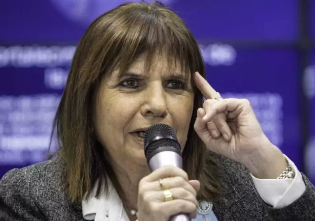 "La instrucci�n que me dio el Presidente es ni un mil�metro de la Argentina bajo el dominio de una banda criminal" (P. Bullrich)