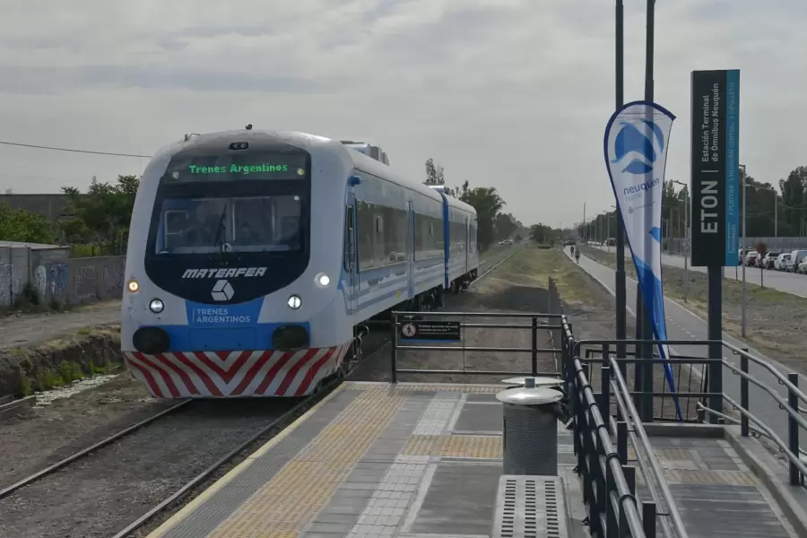 La l�nea f�rrea cuenta con 10 servicios diarios, de los cuales ocho hacen el recorrido completo.