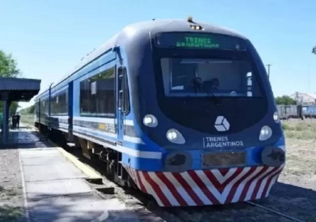Est� compuesto por dos duplas, y en cada vag�n puede llevar hasta 72 pasajeros sentados.