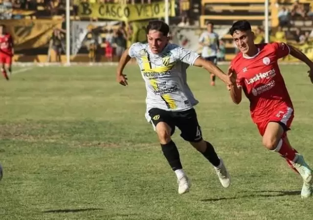 Hurac� festej� la Copa Mendoza