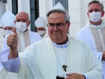 �ngel Rossi, arzobispo de C�rdoba.