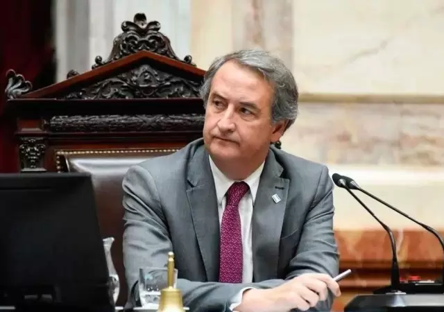 Nicol�s Mayoraz.