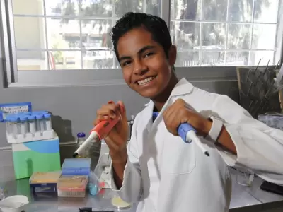 Ian sue�a con tener un art�culo publicado.