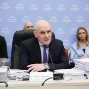 Espert durísimo con Kicillof: "Salí de tu nube comunista"