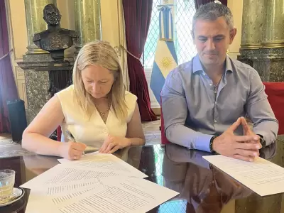 Casado y Menem firman convenio clave para la transparencia legislativa