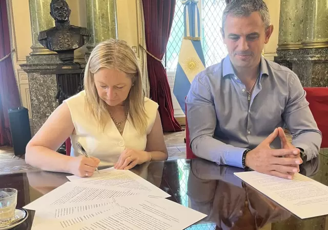 Casado y Menem firman convenio clave para la transparencia legislativa