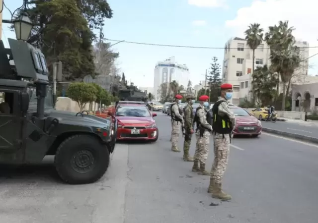 Las Fuerzas Armadas de Jordania est�n desplegadas en las ciudades del Reino para impedir posibles ataques provenientes de Siria.