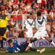 V�lez tuvo un paso en falso y el campeonato est� al rojo vivo