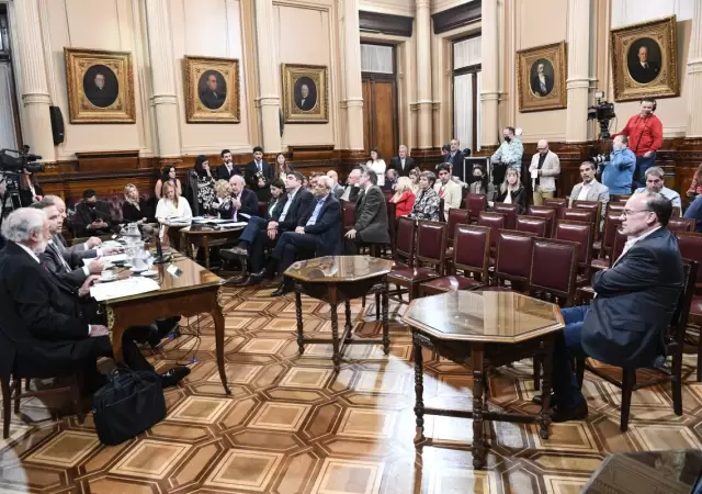 Comisi�n de Legislaci�n y Asuntos Constitucionales