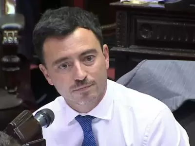 "El gobernador, como rostro del kirchnerismo, nos sali� a todos los argentinos algo m�s de 40 mil millones de d�lares" (R. de Loredo)