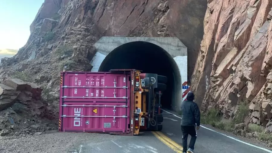 El accidente tuvo como resultado la muerte del conductor del cami�n.