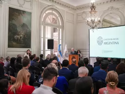 D�a Internacional del Voluntario y 30 aniversario de la destacada misi�n de Cascos Blancos.
