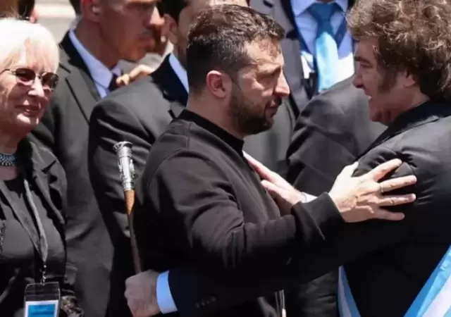 Zelenski no dej� de lado el primer a�o de mandato de su aliado latinoamericano m�s cercano y lo reconoci� con un sentido mensaje.